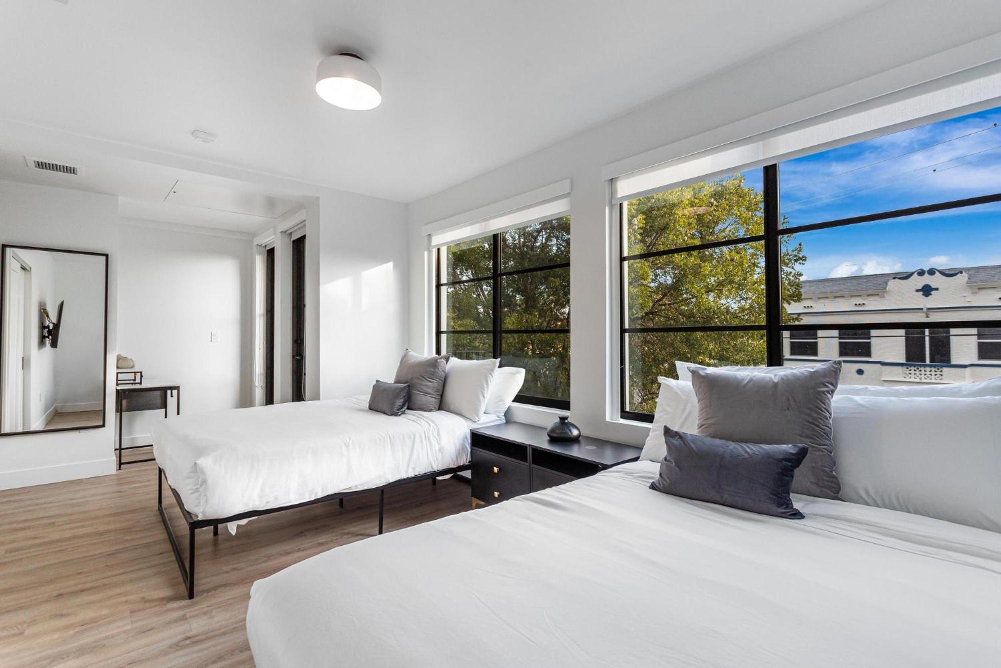Lux Retreat By Renzzi Apartment Miami Exterior photo
