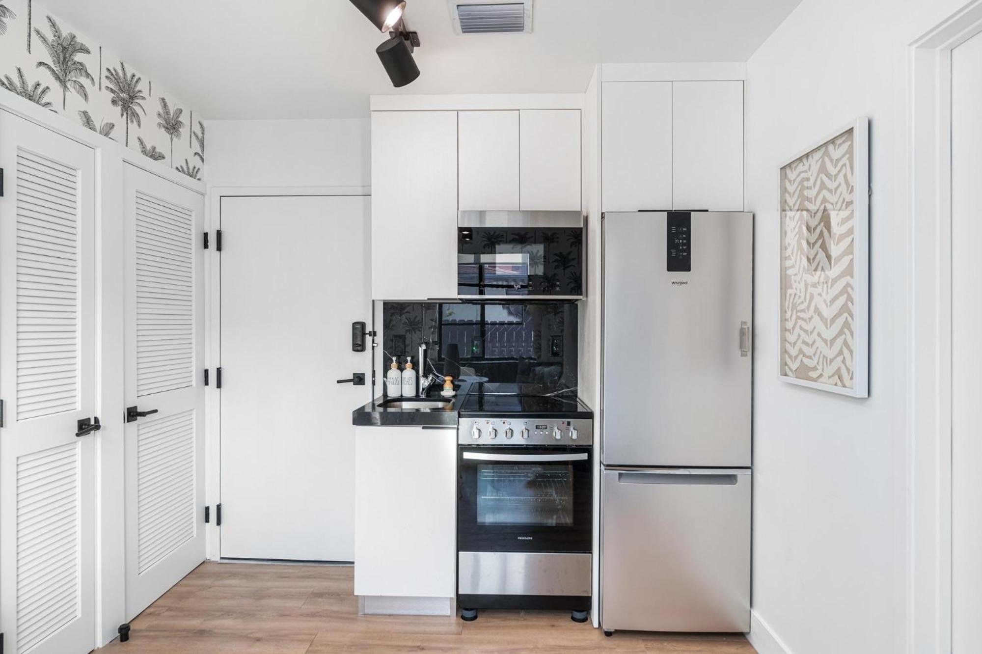 Lux Retreat By Renzzi Apartment Miami Exterior photo