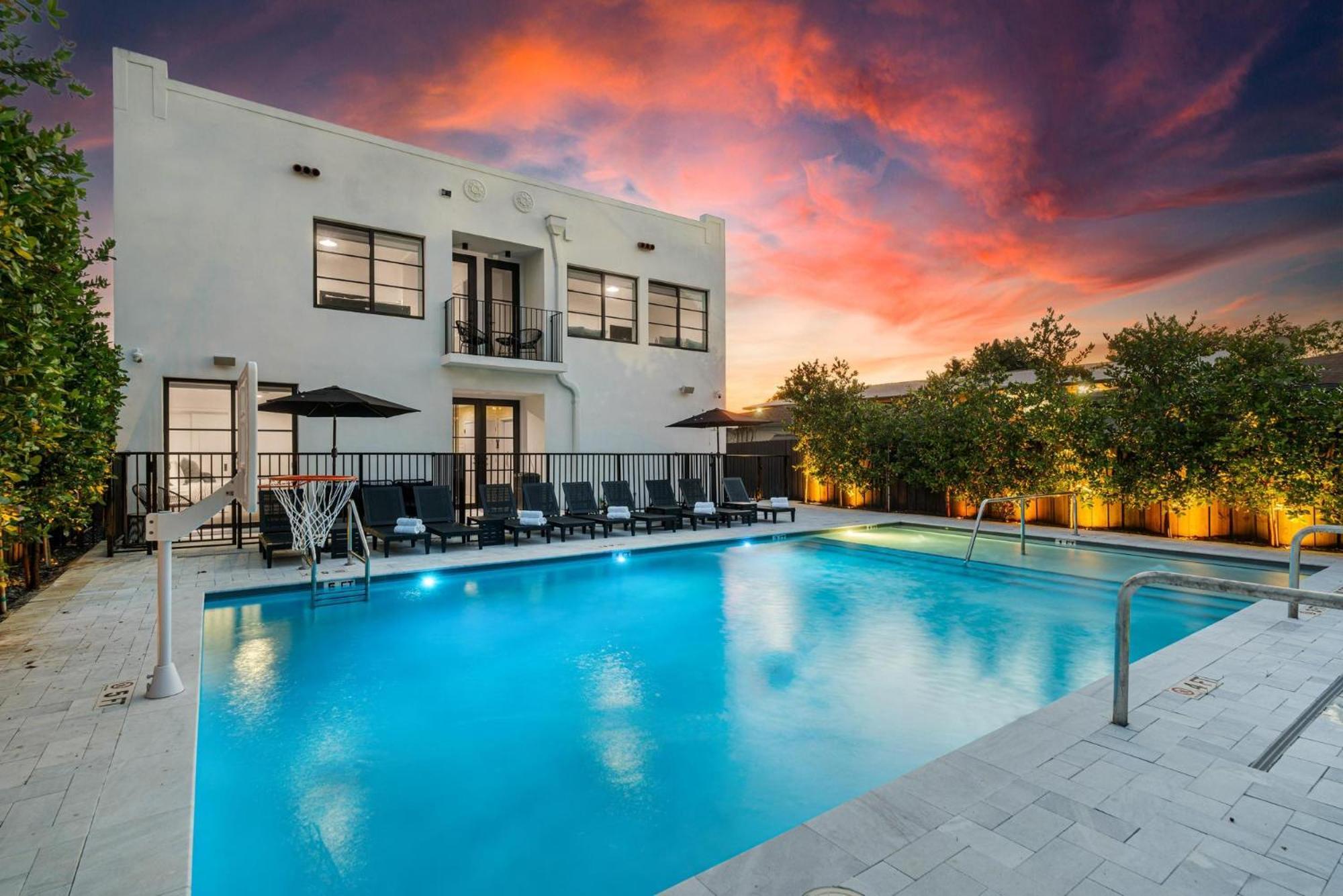 Lux Retreat By Renzzi Apartment Miami Exterior photo