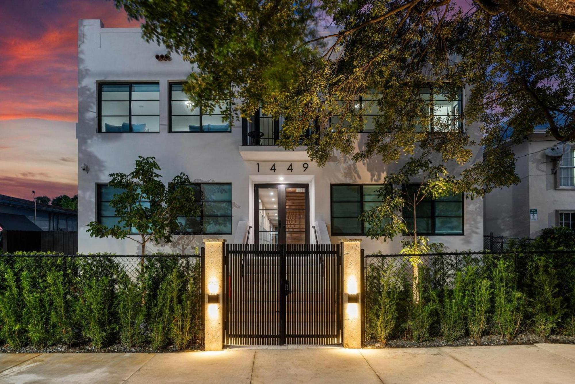 Lux Retreat By Renzzi Apartment Miami Exterior photo